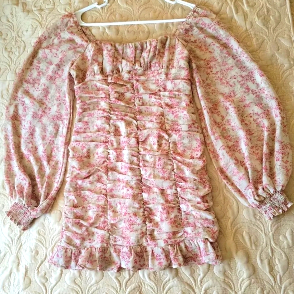 Urban Outfitters Kiss the Sky Floral Smocked Mini Women’s Size M